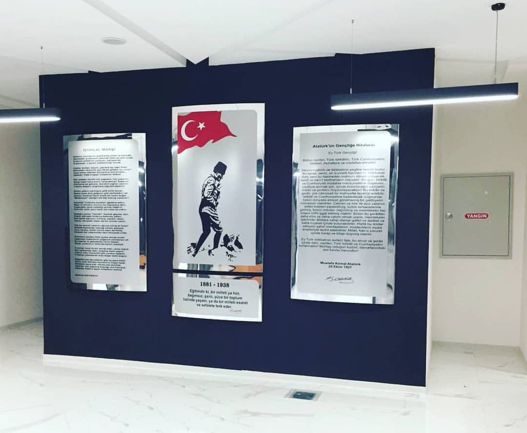 Atatürk & Şehit Köşeleri