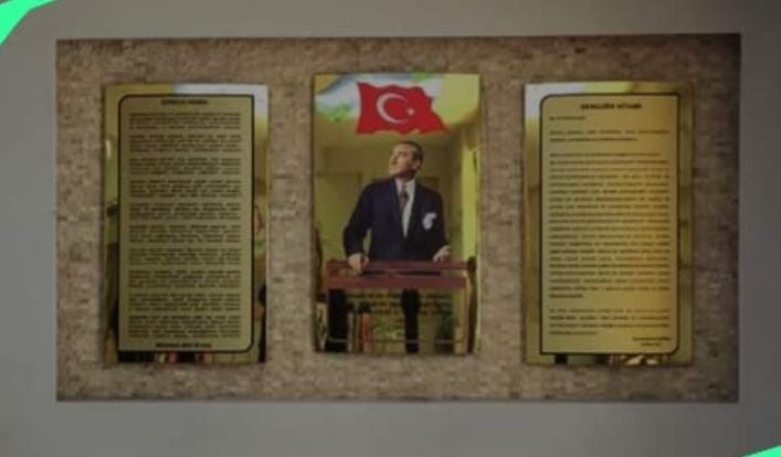 Atatürk & Şehit Köşeleri